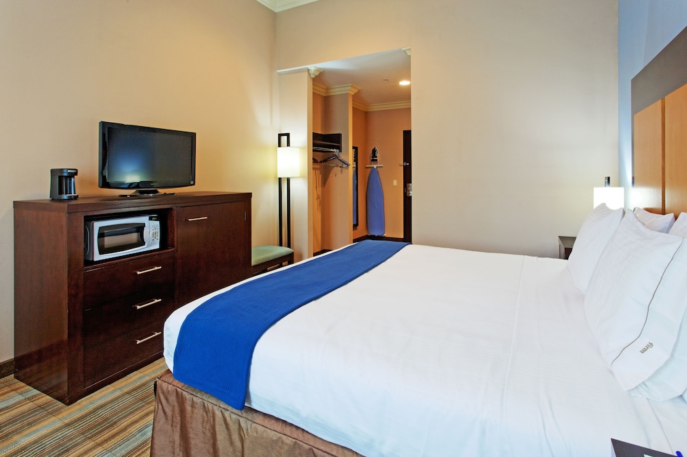 Holiday Inn Express Benicia 16/56