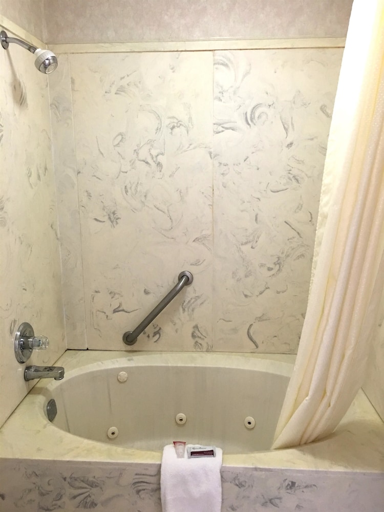 Americas Best Value Inn Suites Clarksdale 8/27