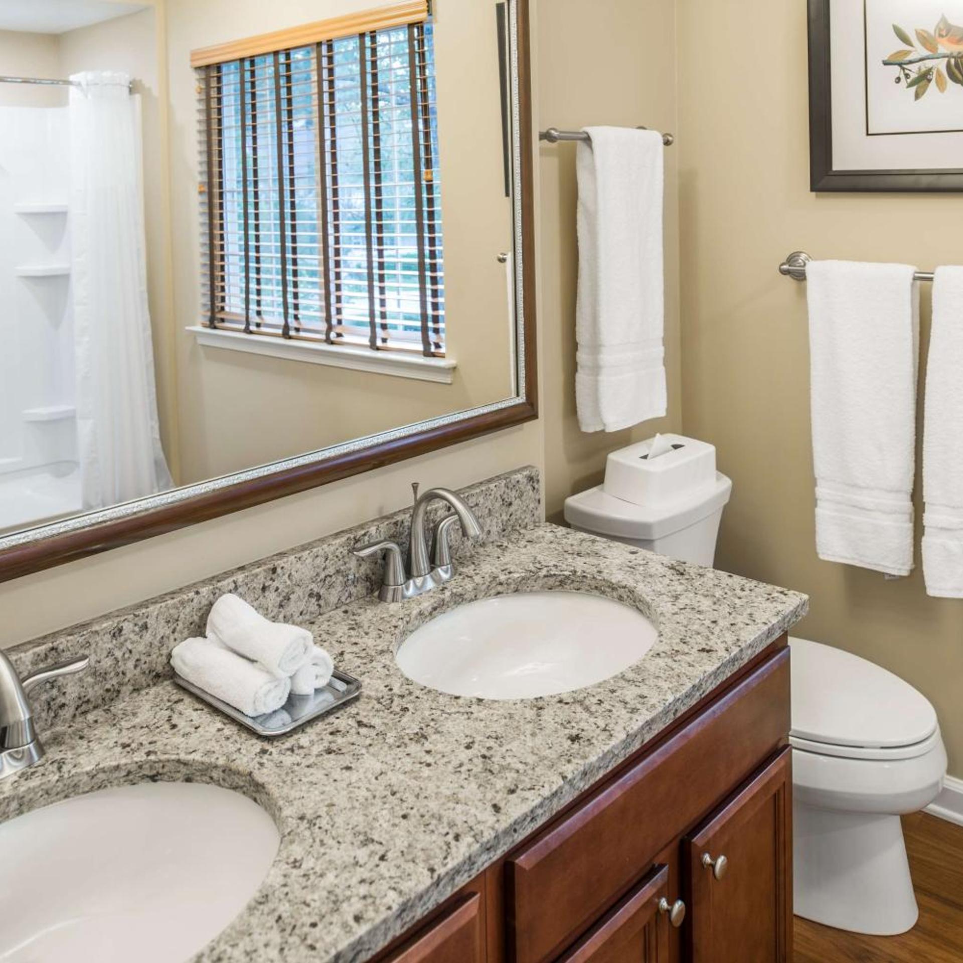 2 Bedrooms, Upstairs, Suite, King and Queen Bed, Sofa، Hilton Vacation Club The Historic Powhatan Williamsburg 9/29