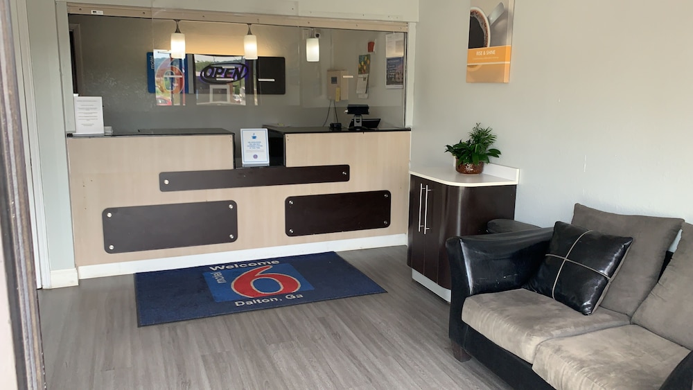 Motel6 Dalton, GA 35/47