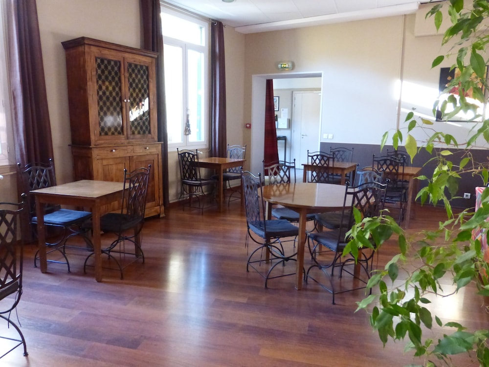 Abalone Hotel 29/46