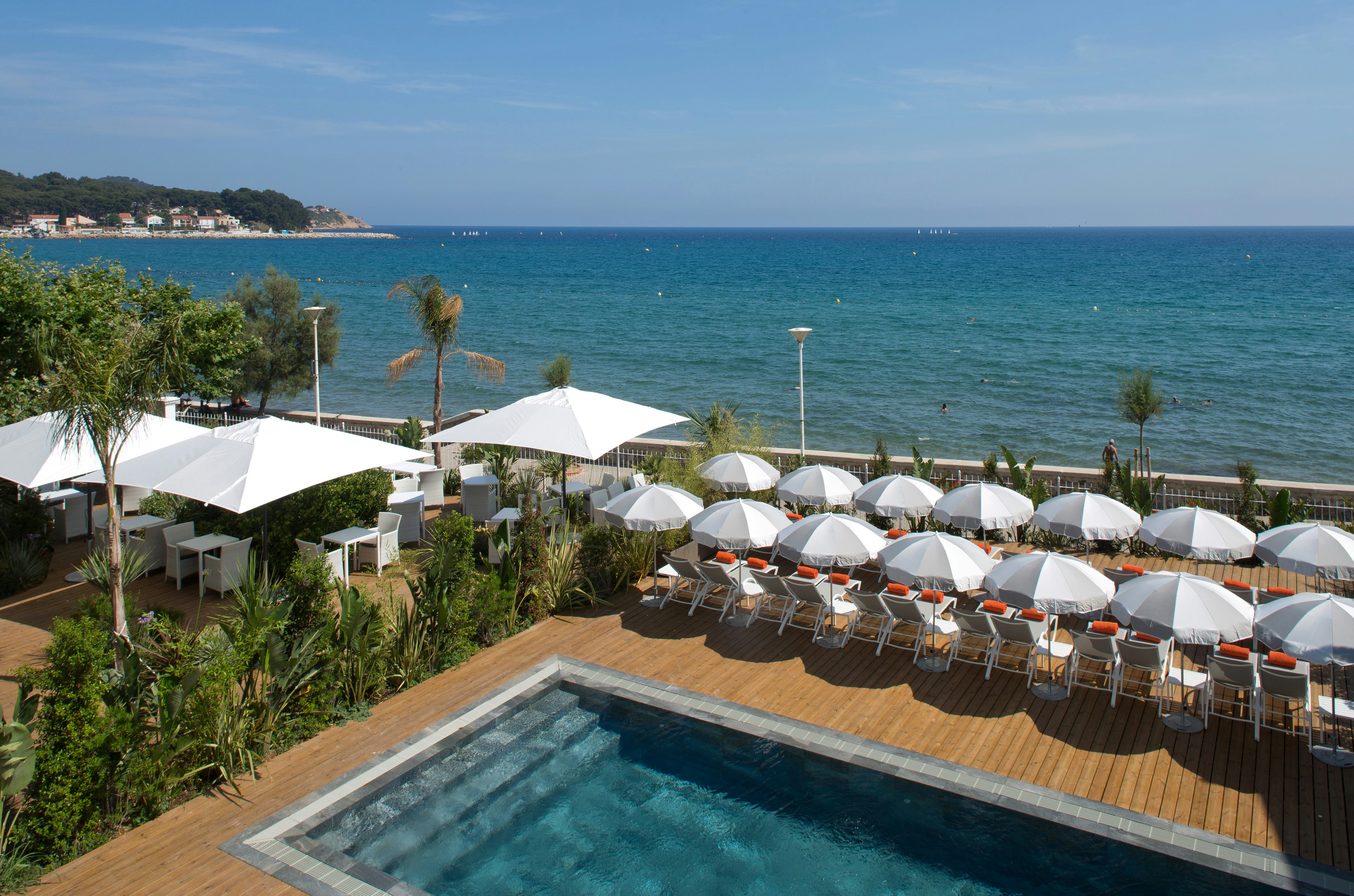 GRAND HOTEL DES SABLETTES PLAGE, CURIO COLLECTION BY HILTON 37/45
