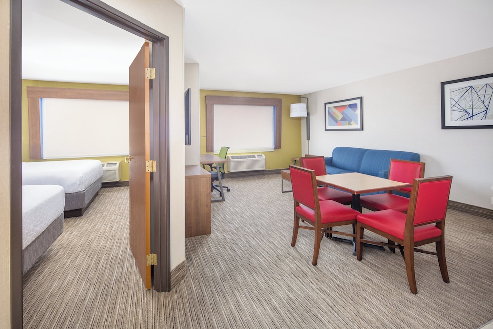 Holiday Inn Express Hotel Suites Bishop 55/75