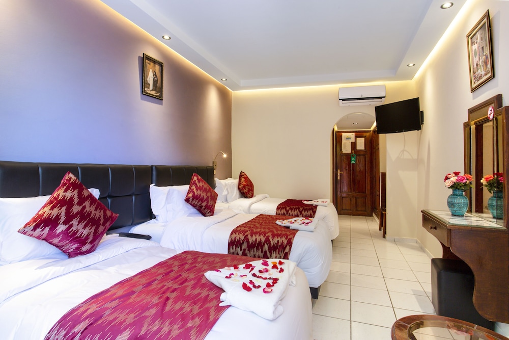 Akabar Hotel 7/30