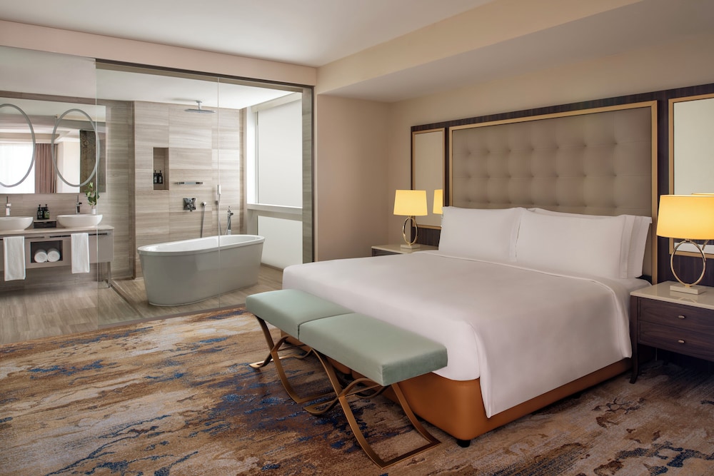 Family Suite 1 King & 2 Doubles