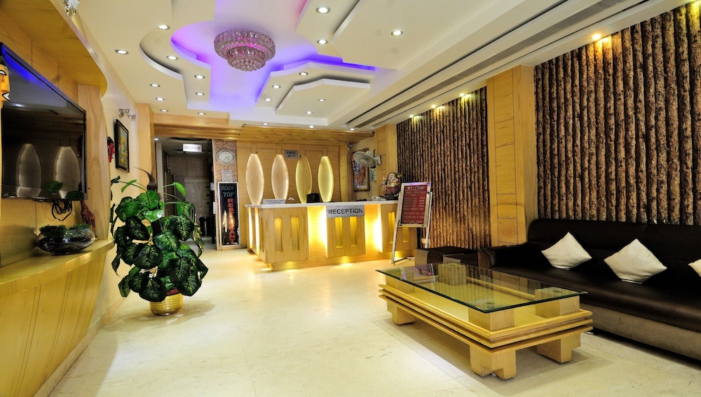 Hotel Aman International 6/67