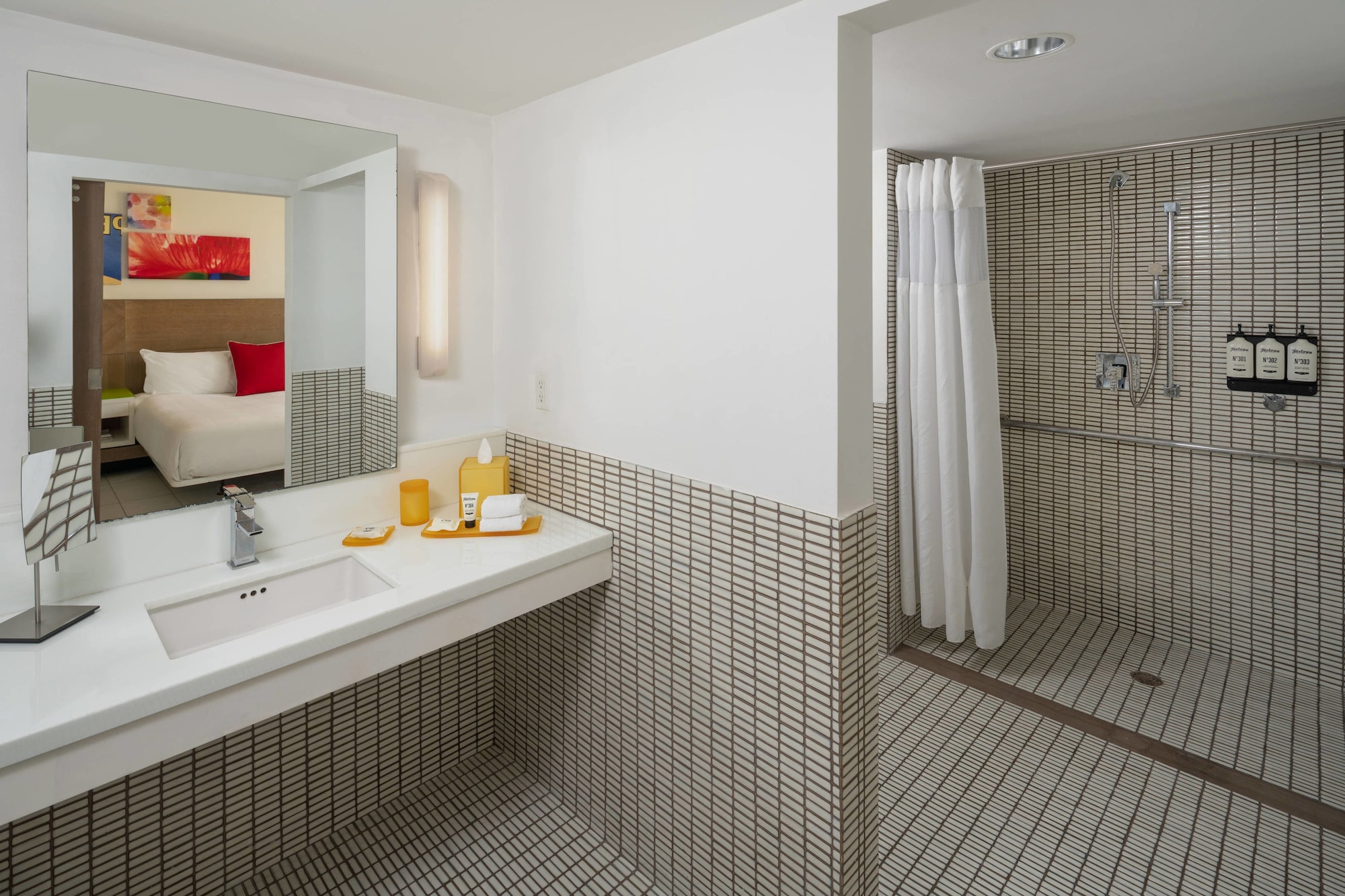 جناح جونيور ركني بسرير كينج بإطلالة على المدينة بشرفة، Royal Palm South Beach Miami, a Tribute Portfolio Resort 5/8