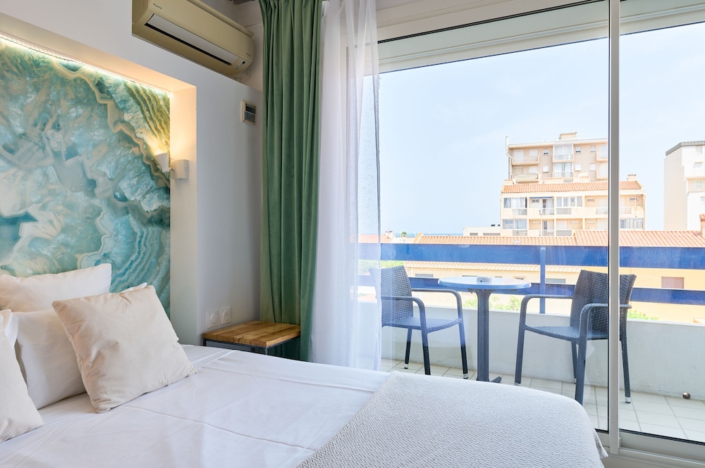 Hôtel Les Sables 17/49