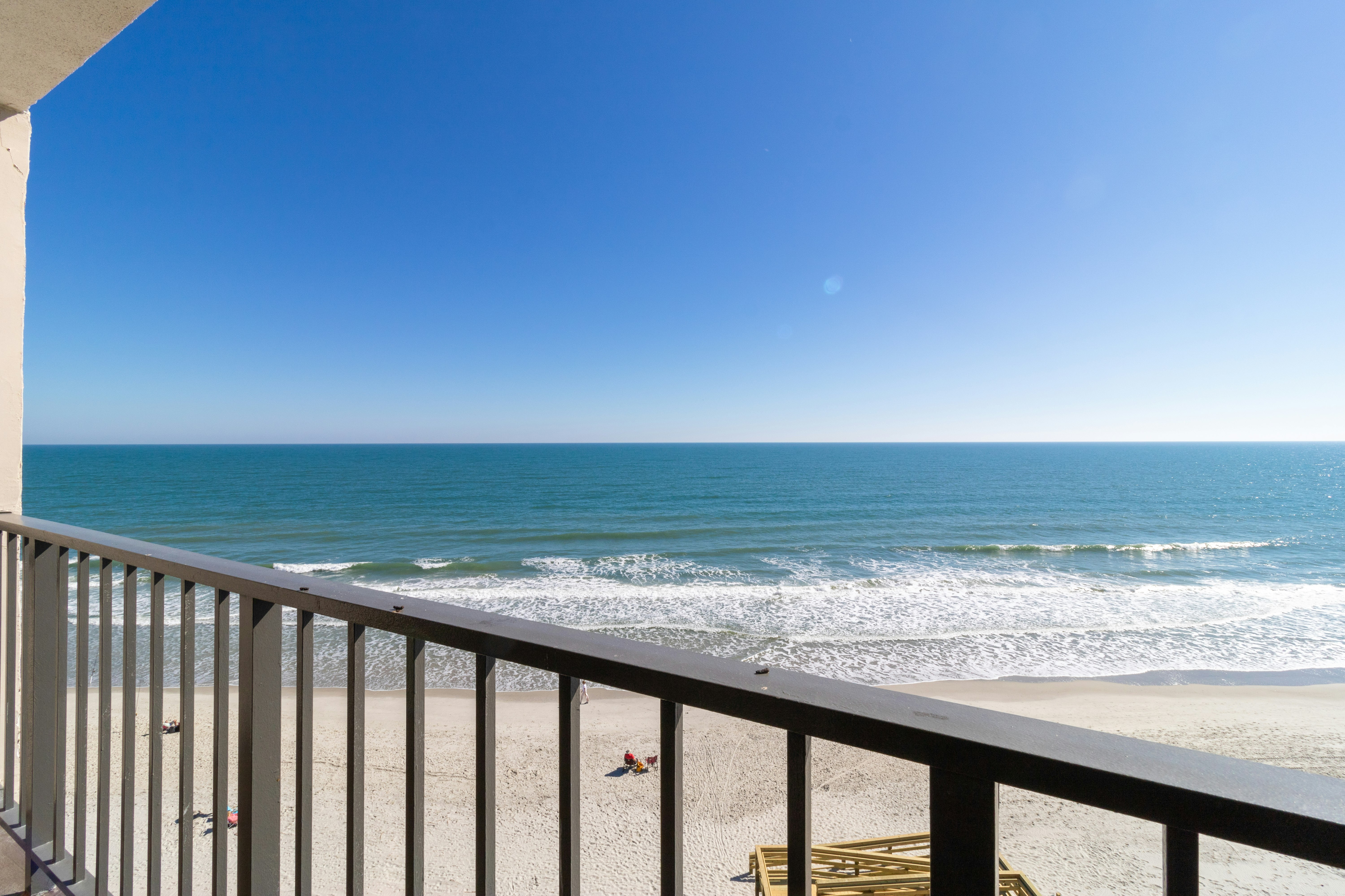 The Oceanfront Litchfield Inn 70/75