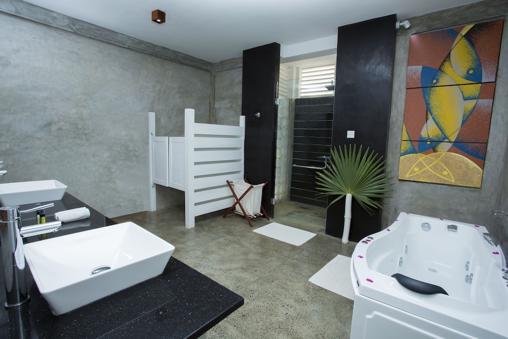 Maalu Maalu Resort And Spa 50/50