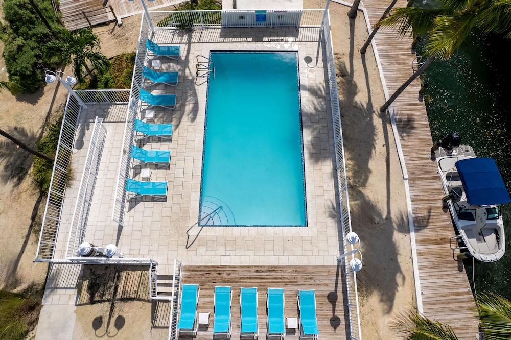 Fisher Inn Resort & Marina 34/66