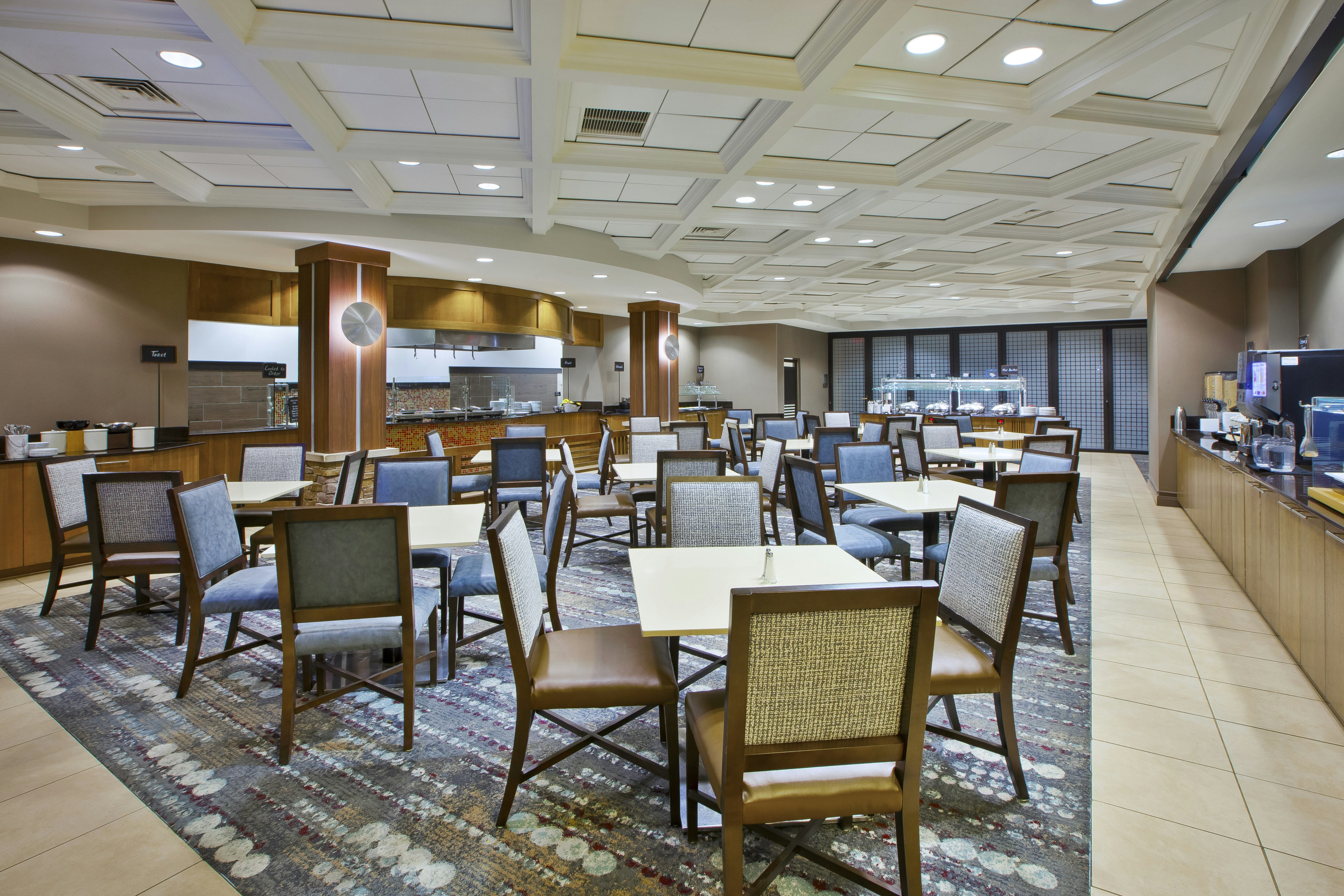 Embassy Suites Columbus - Airport 44/70