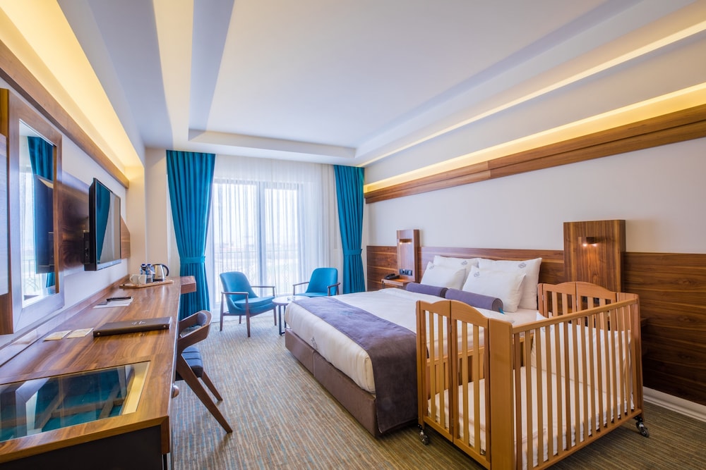 Karpalas City Hotel & Spa 33/70