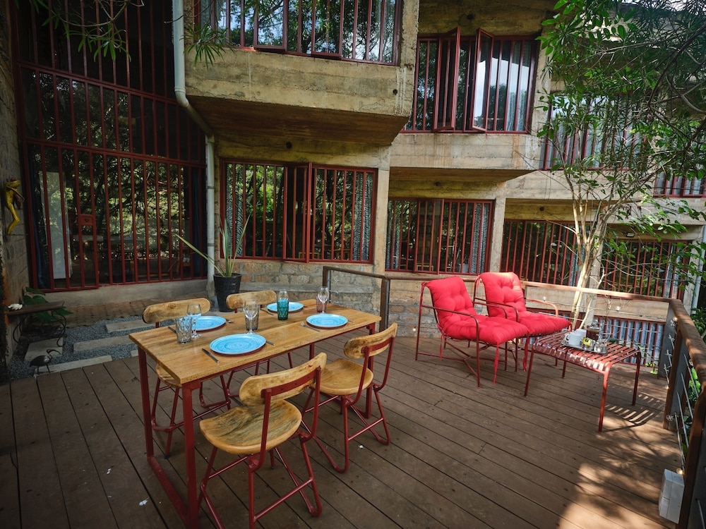 Villa Rock Stop Falls B & B 35/50