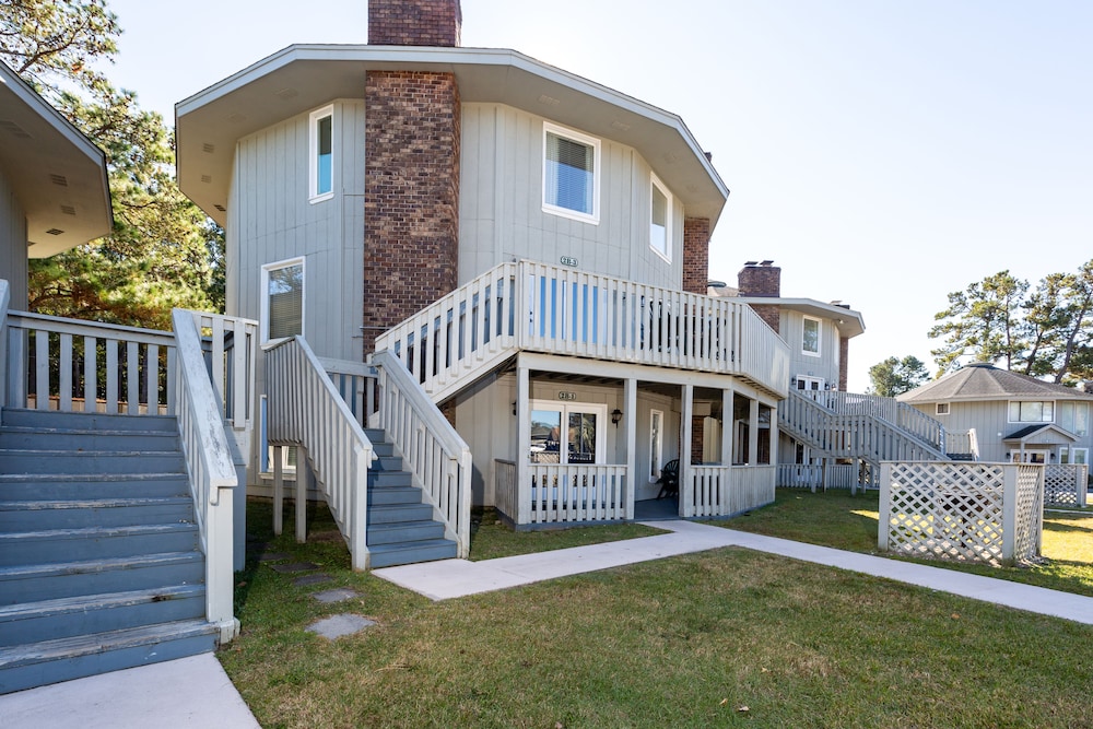 Country Club Villas 60/67