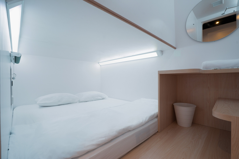 Earth, Double Bed