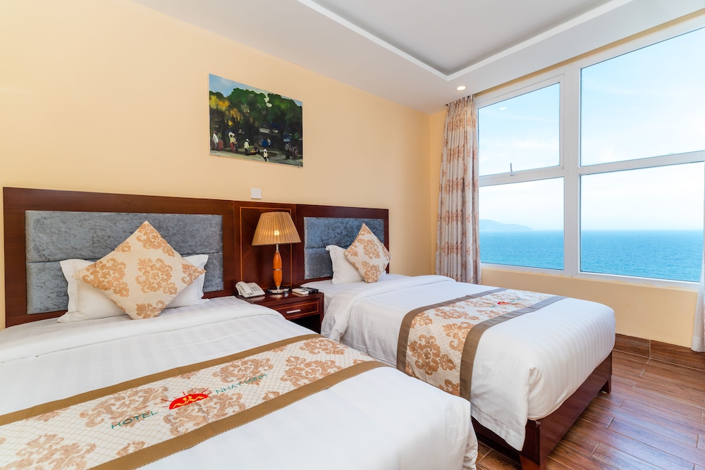 DELUXE, DOUBLE BED, SEA VIEW