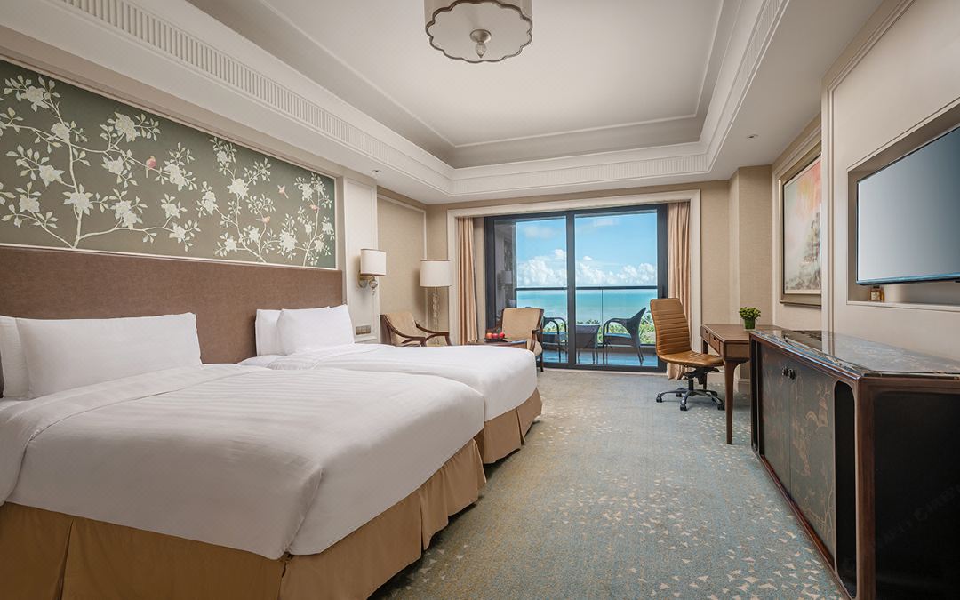 Deluxe, Twin Beds, Ocean Front