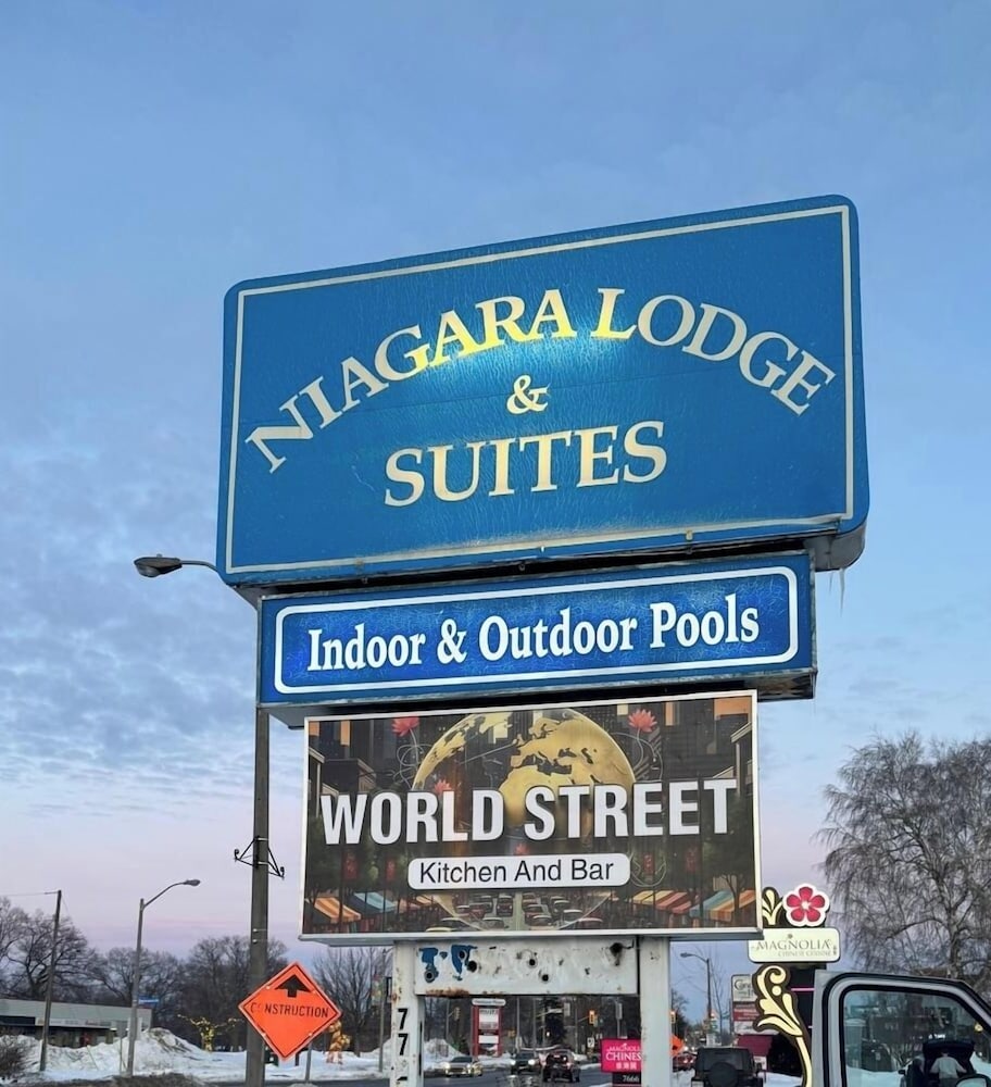 Niagara Lodge & Suites photo1