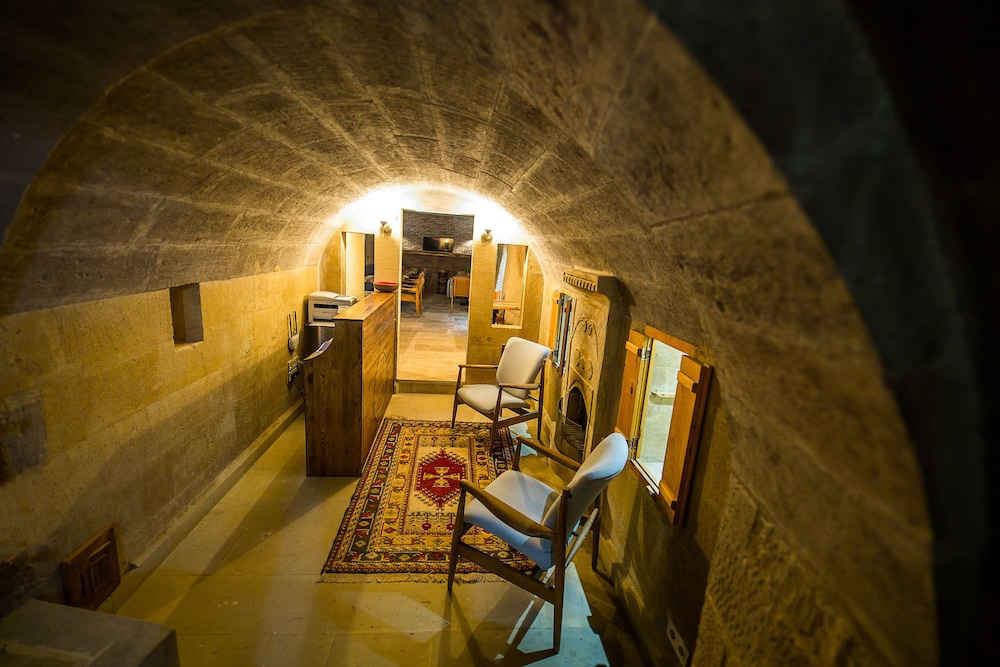 Maya Cave Hotel 24/50