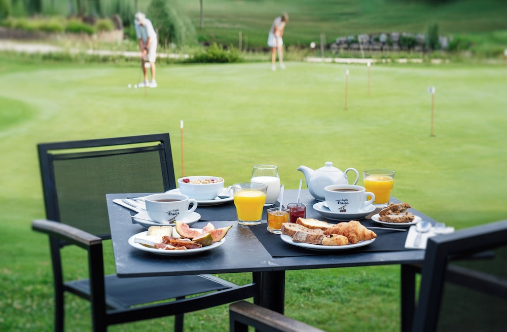 GOLF HOTEL DE GRENOBLE 32/53