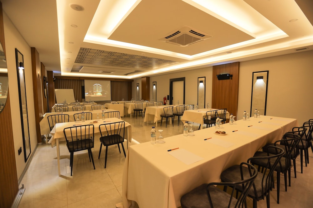 Antalya Business Hotel 48/54