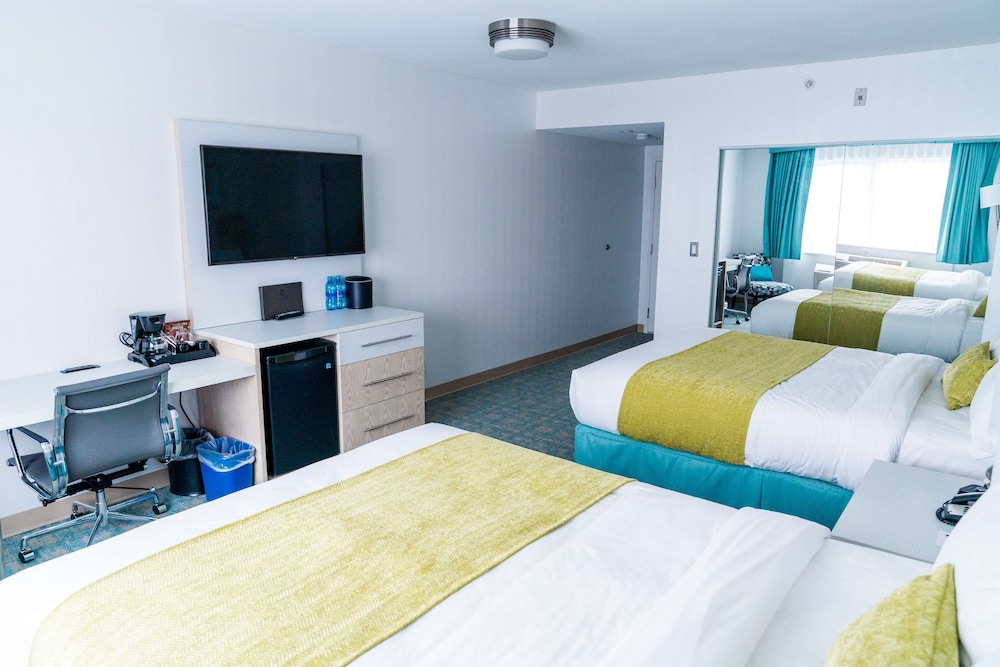 Coast Langley City Hotel And Convention Centre 11/50