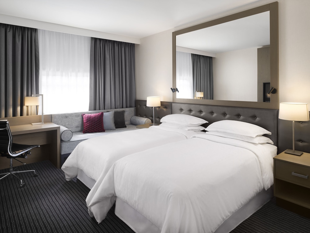 Sheraton Heathrow Hotel 9/38