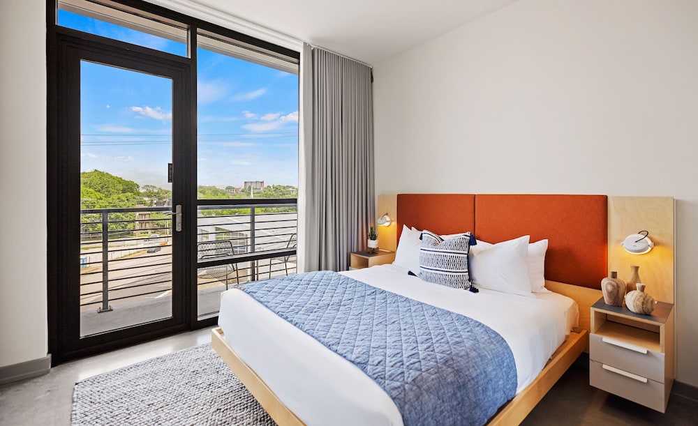PREMIUM, STUDIO, SUITE, QUEEN BED