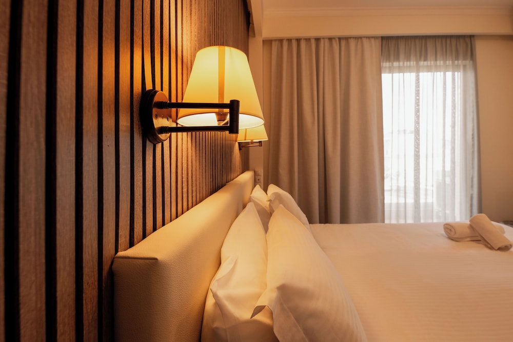 Nefeli Hotel 33/68