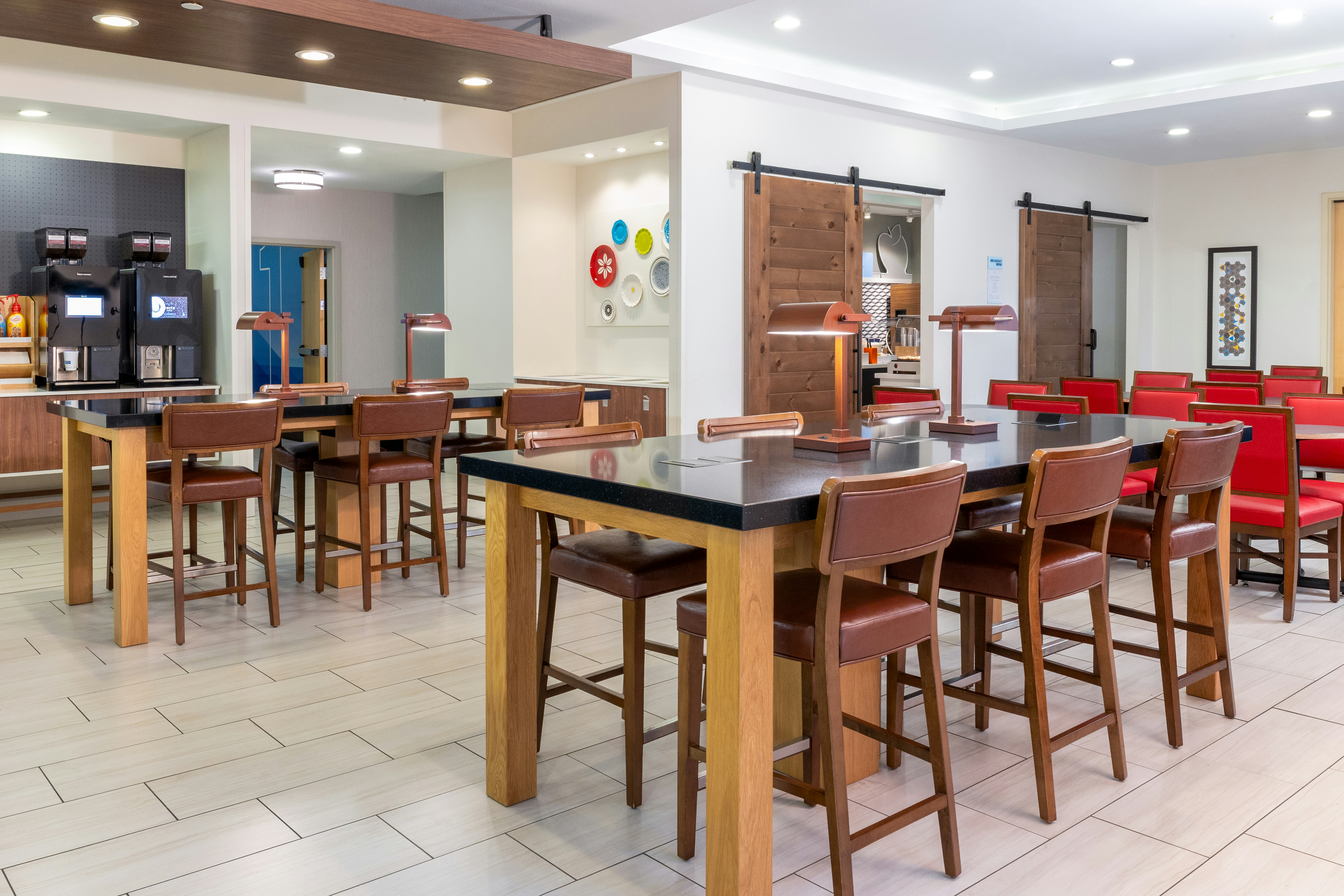 Holiday Inn Express & Suites Las Vegas SW Spring Valley, an IHG Hotel 35/55