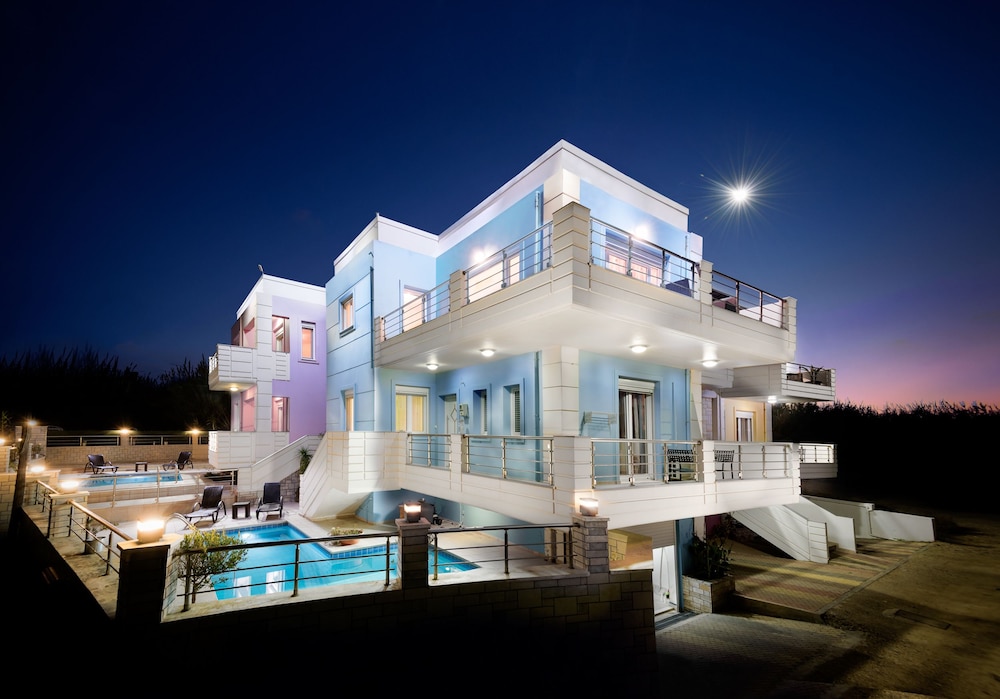 Kronos Villas 1/27