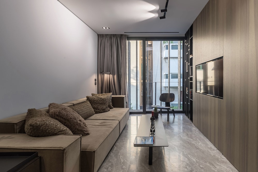 The Duke Boutique Suites 24/50