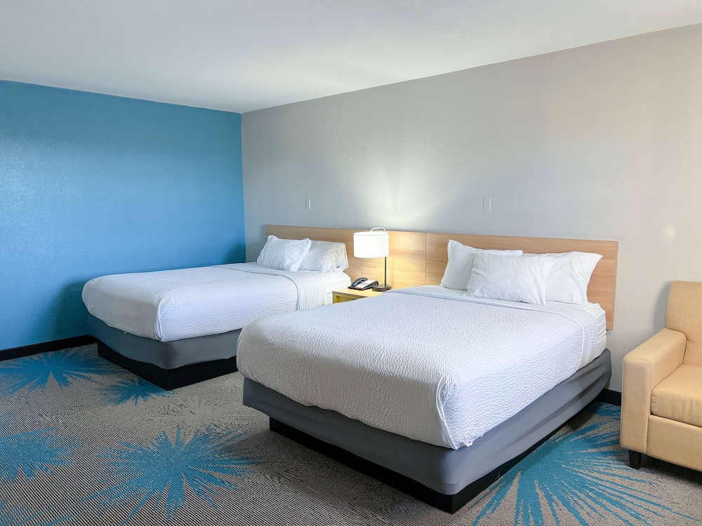 Room, 2 Queen Beds, Pet Friendly