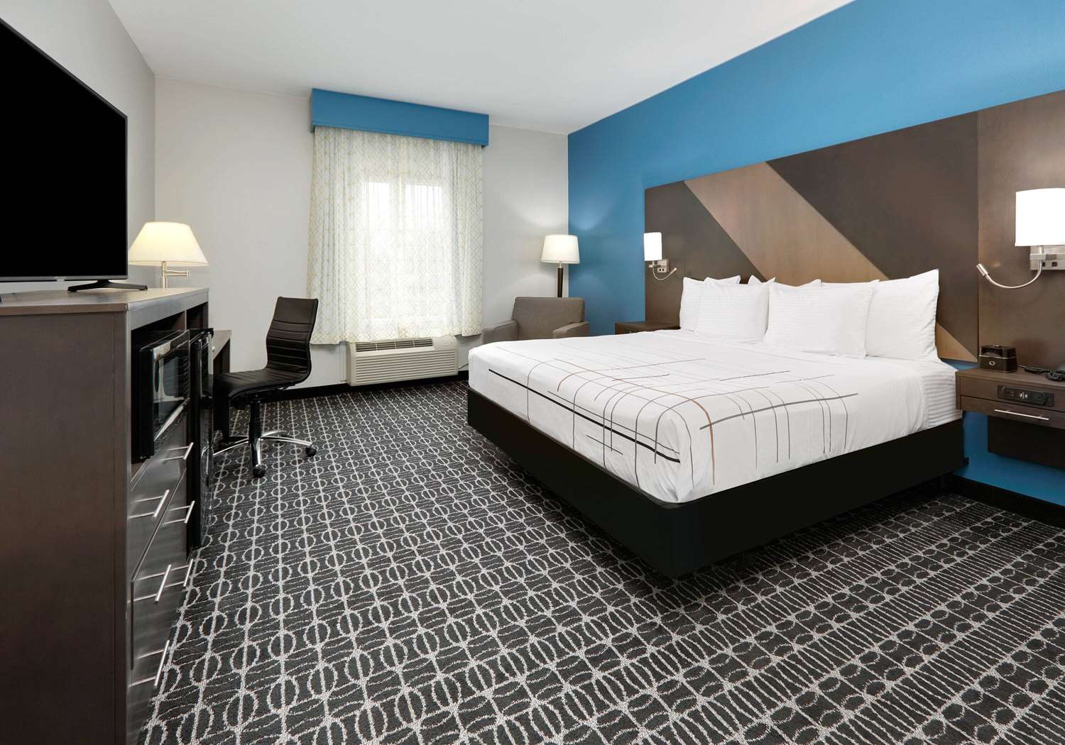 La Quinta Inn Suites By Wyndham Sulphur Springs 17/47