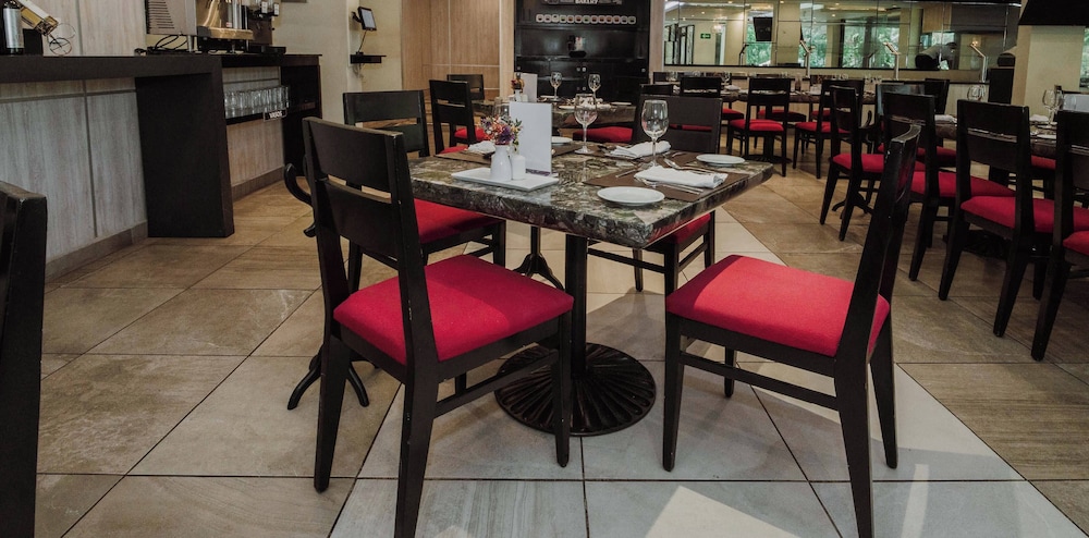 HS HOTSSON Hotel Tampico 39/55