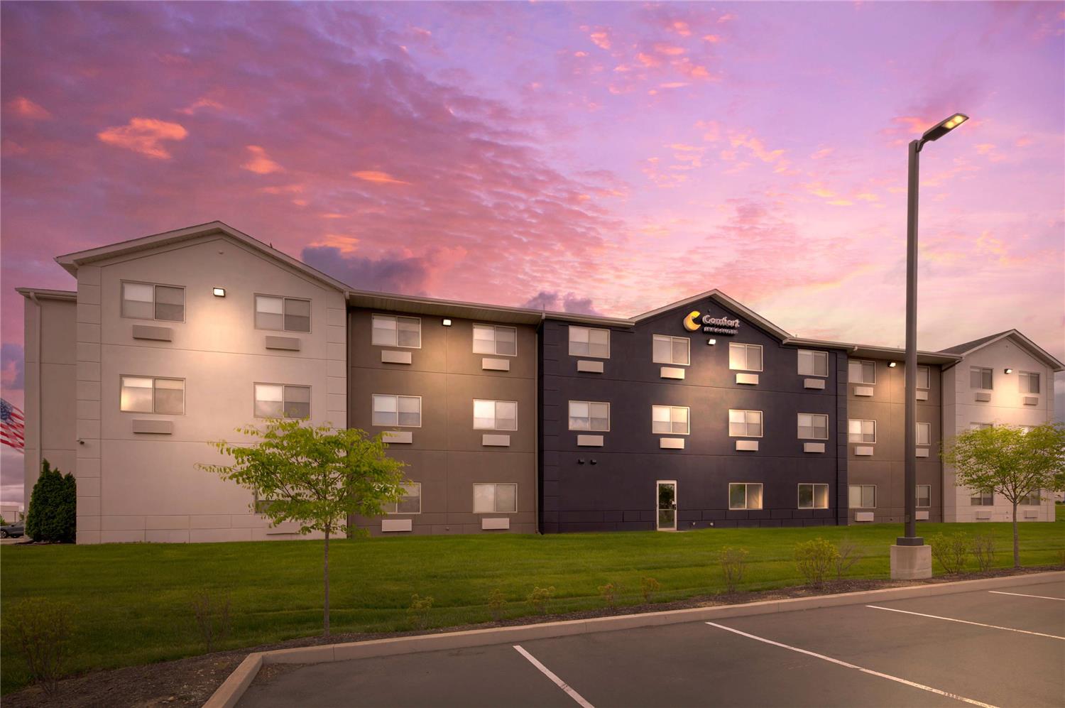 Comfort Inn & Suites North Greenfield 1/21