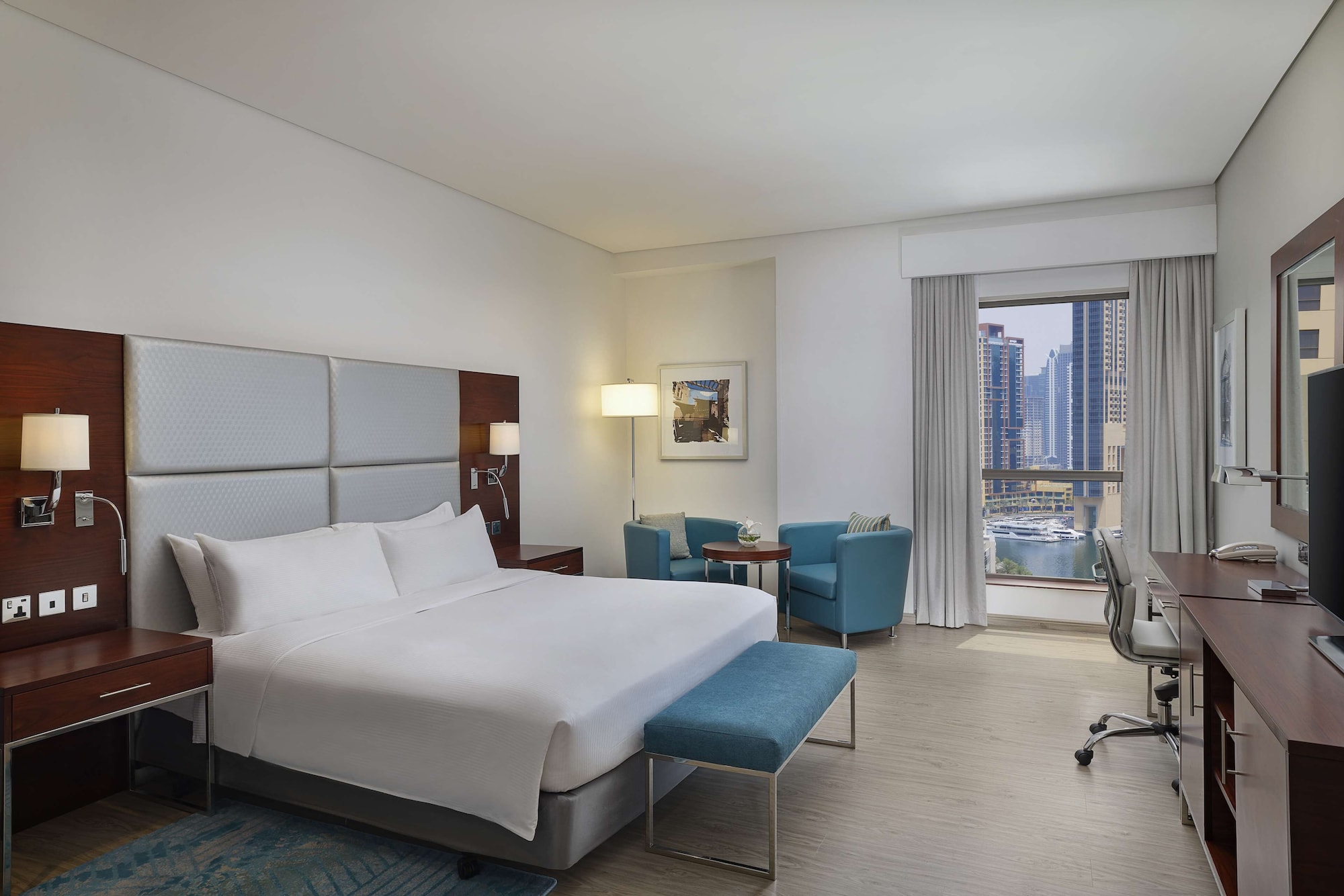 GUEST ROOM, KING BED
