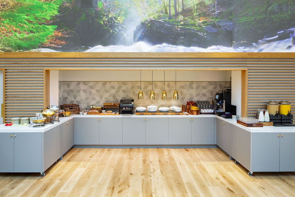 YOTEL Edinburgh, Select by Hilton 10/72
