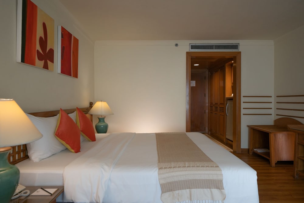 PREMIUM, DELUXE, DOUBLE BED