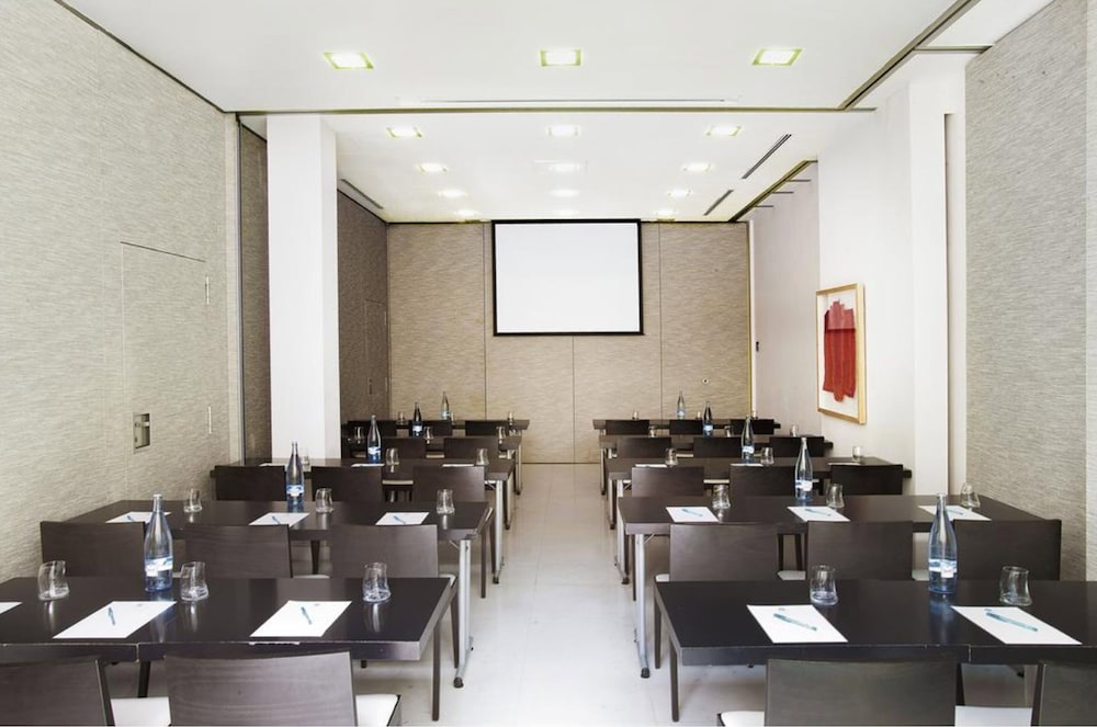Grupotel Gran Via 678 Hotel 46/50