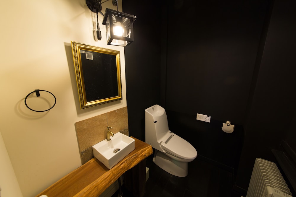 Little Barrel Guest House - Hostel 79/81