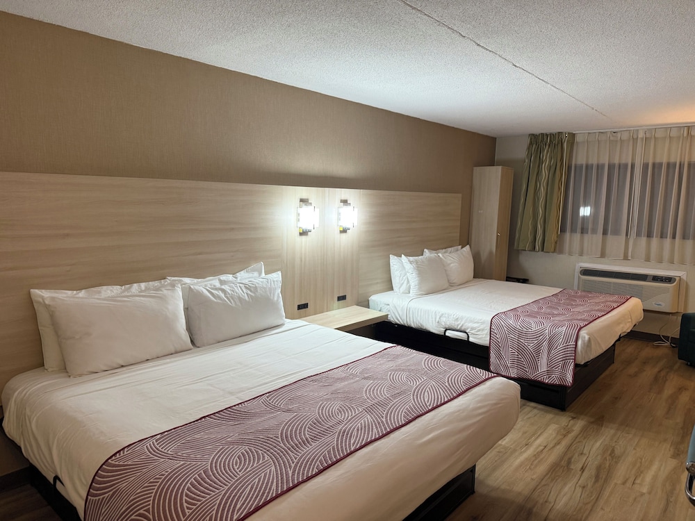 The Floral Park Motor Lodge 19/56