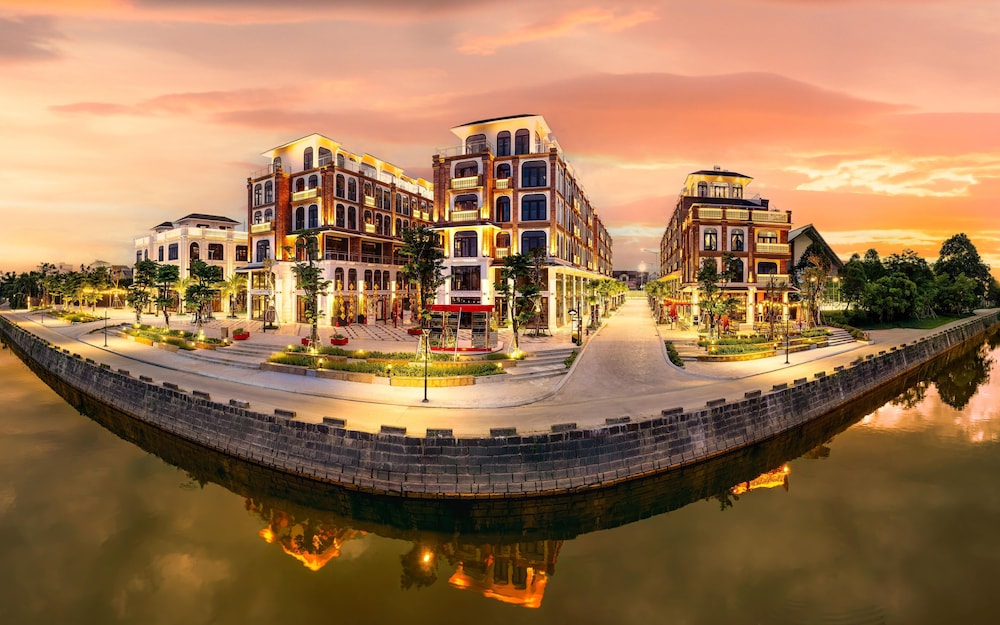 Lumiere Boutique Vy Da in HUE