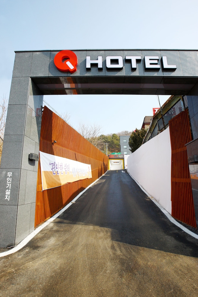 Q Hotel 31/36