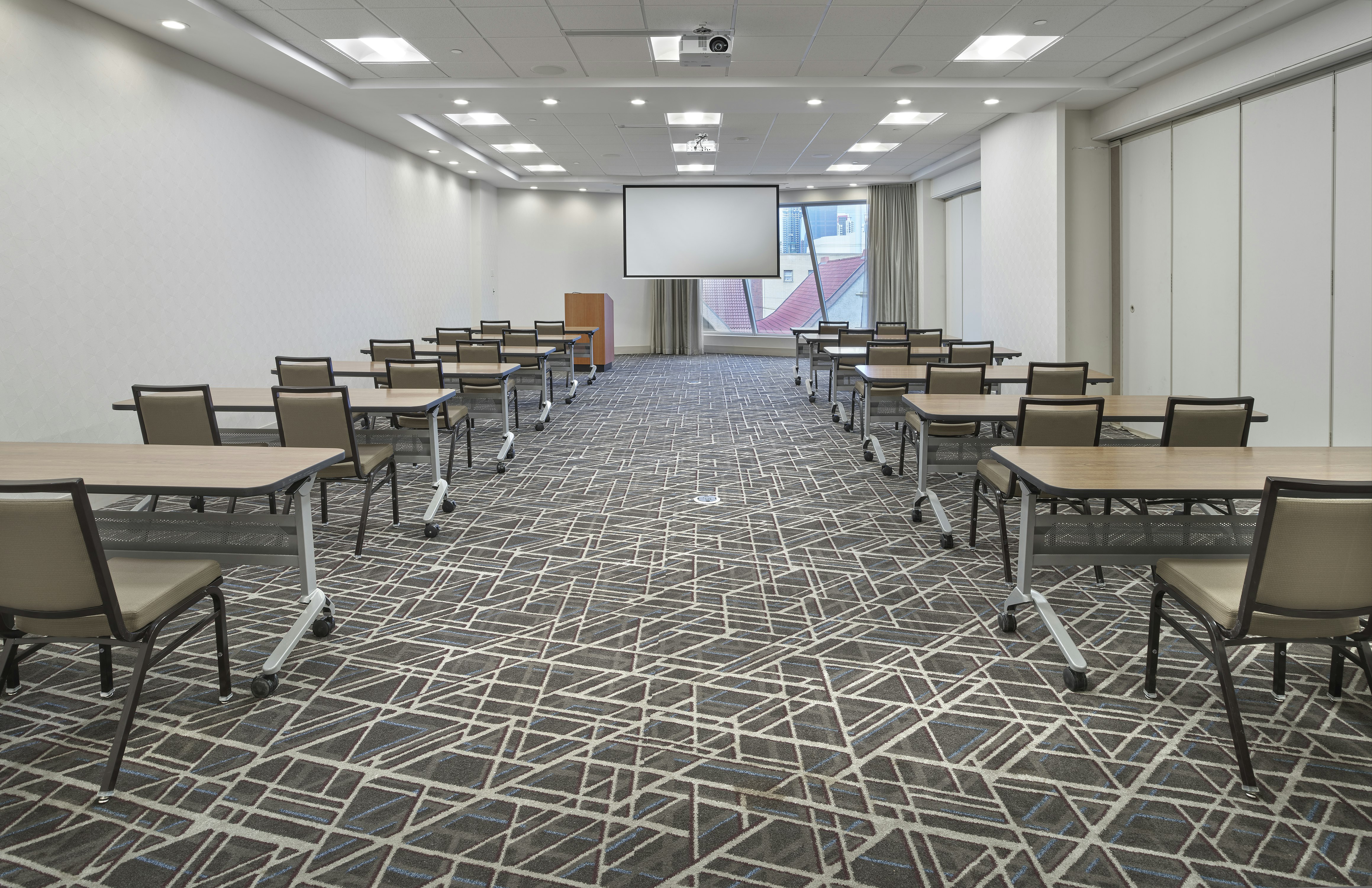 DoubleTree by Hilton Edmonton Downtown 40/50