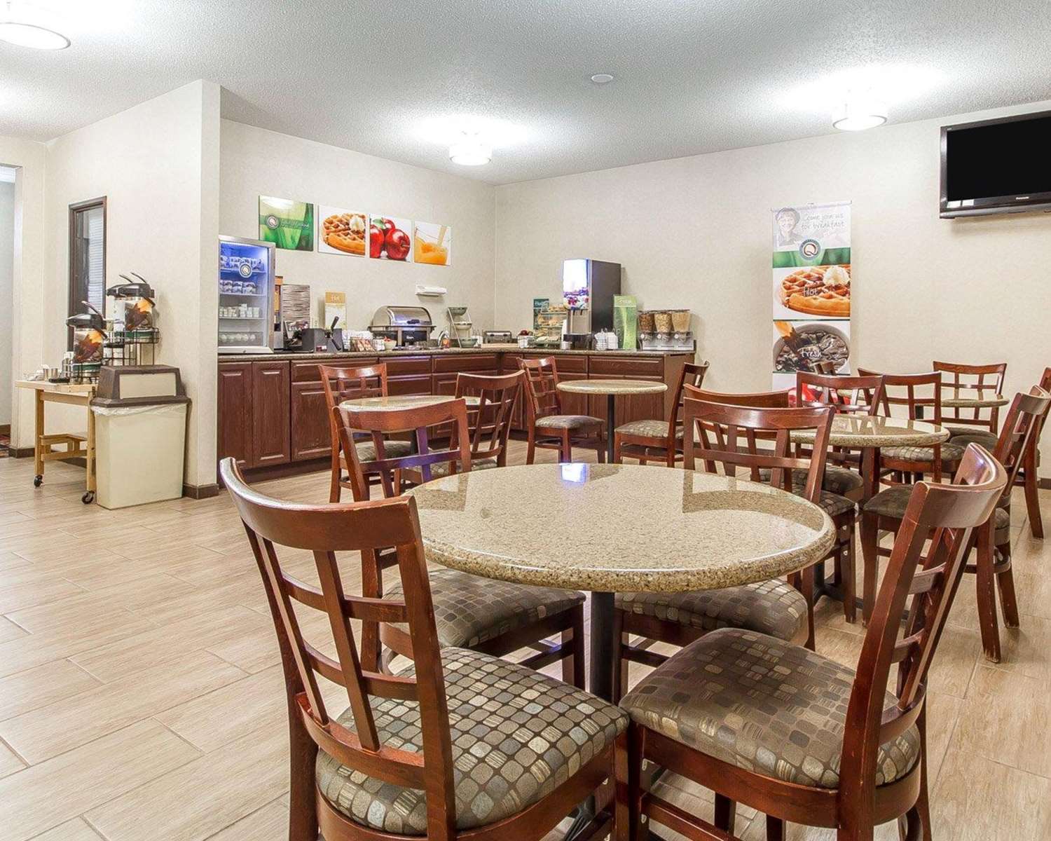 Quality Inn & Suites Eau Claire University Area 22/27