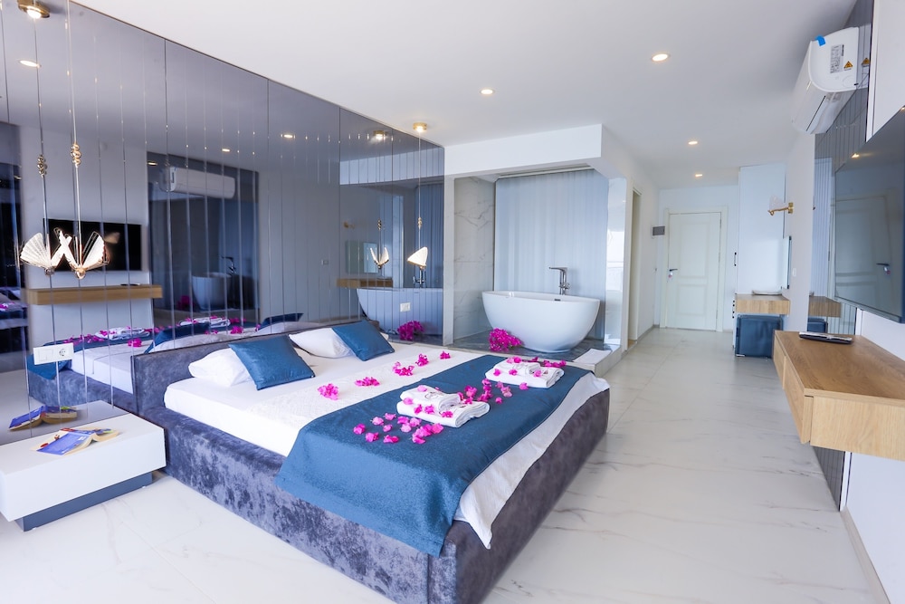 LANAI, DELUXE, SEA VIEW