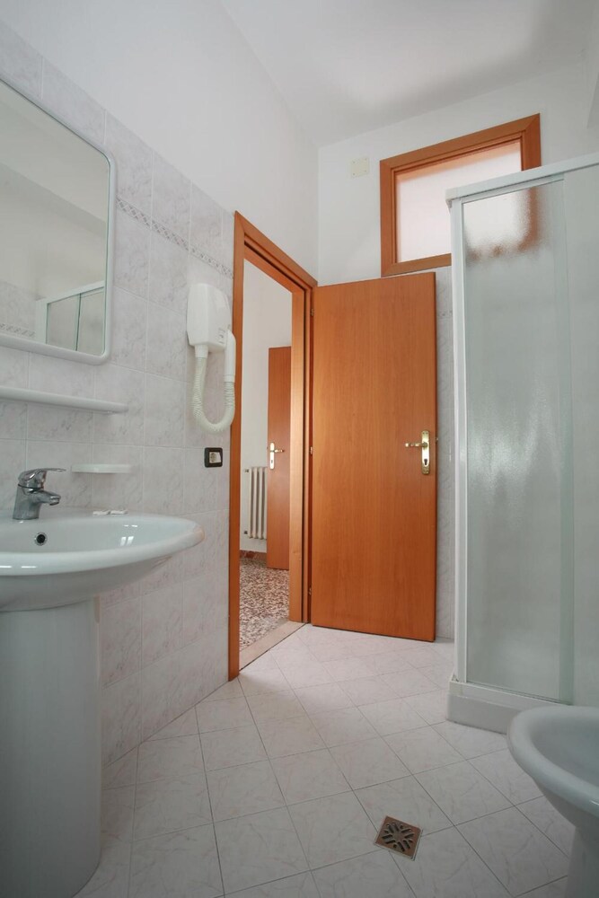 Hotel Letizia 49/50