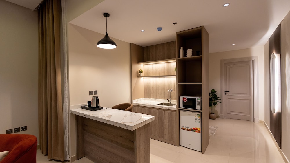 فندق كابيتال أو 162 برزين(Brzeen Hotel) 50/50